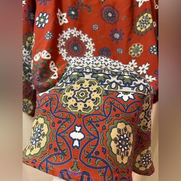 ⚫️ BOGO Renee C Floral Patterned Colourful Bohemian Blouse Size Medium - Picture 6 of 7